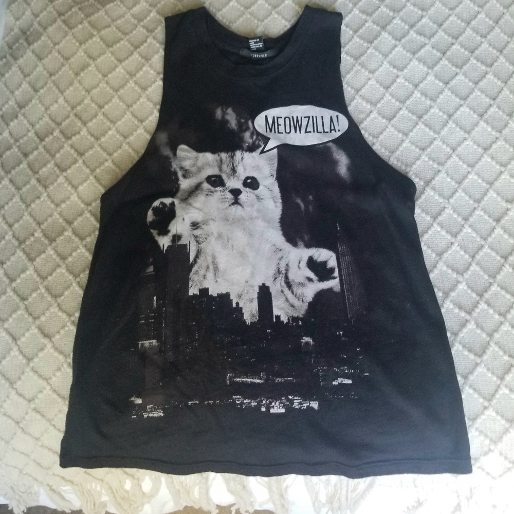 Black muscle tee
